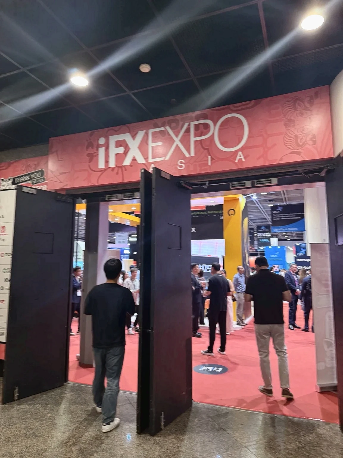 iFX EXPO Asia 2026の入口と来場者